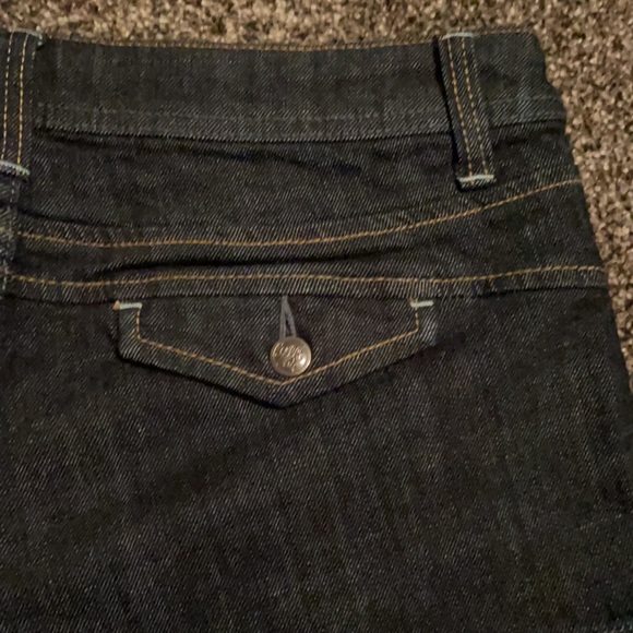 Shorts - Picture 6 of 7